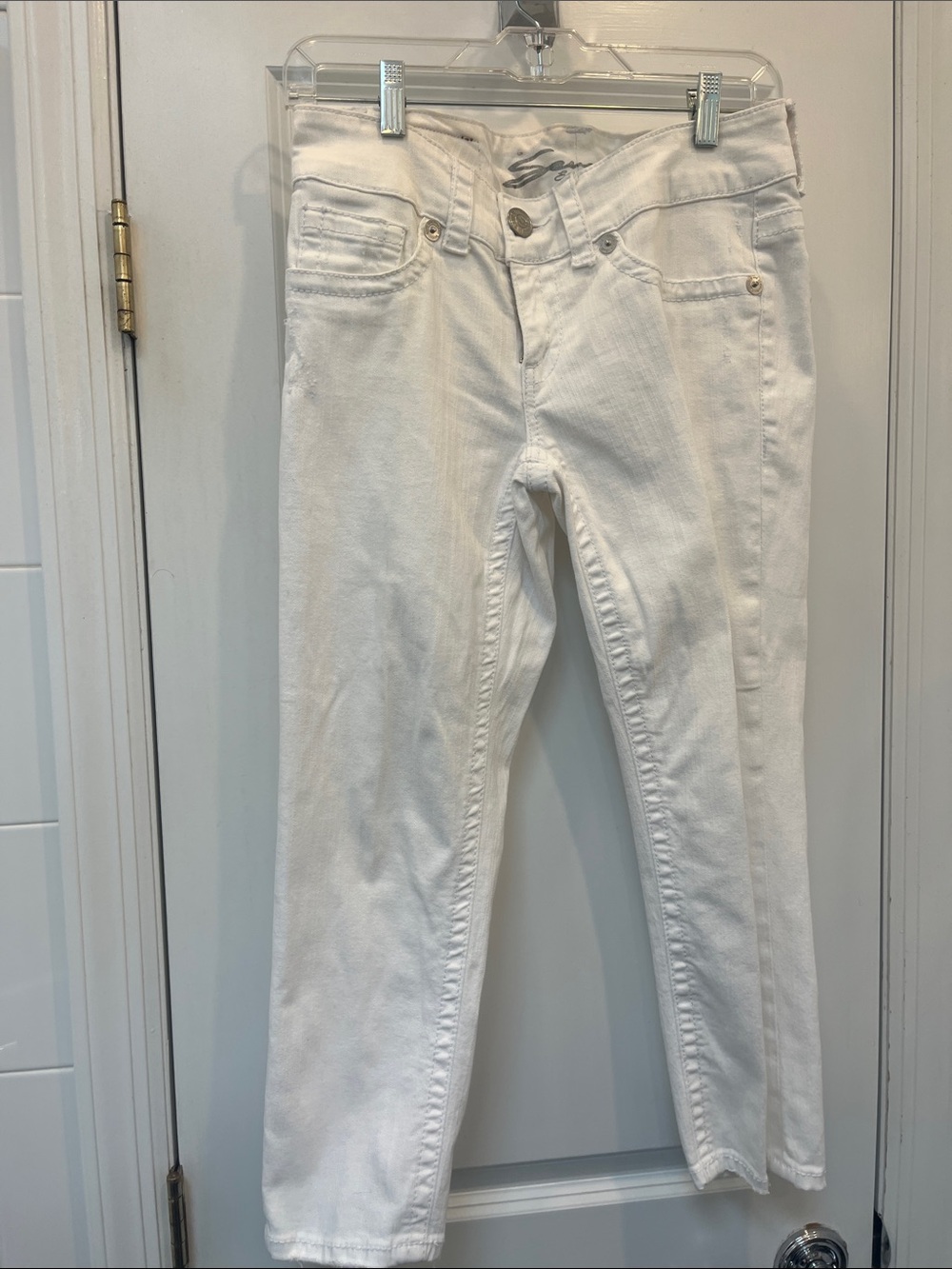 White Women’s Seven7 crop Stretch Jeans - Classic Slim Fit.In perfect condition.